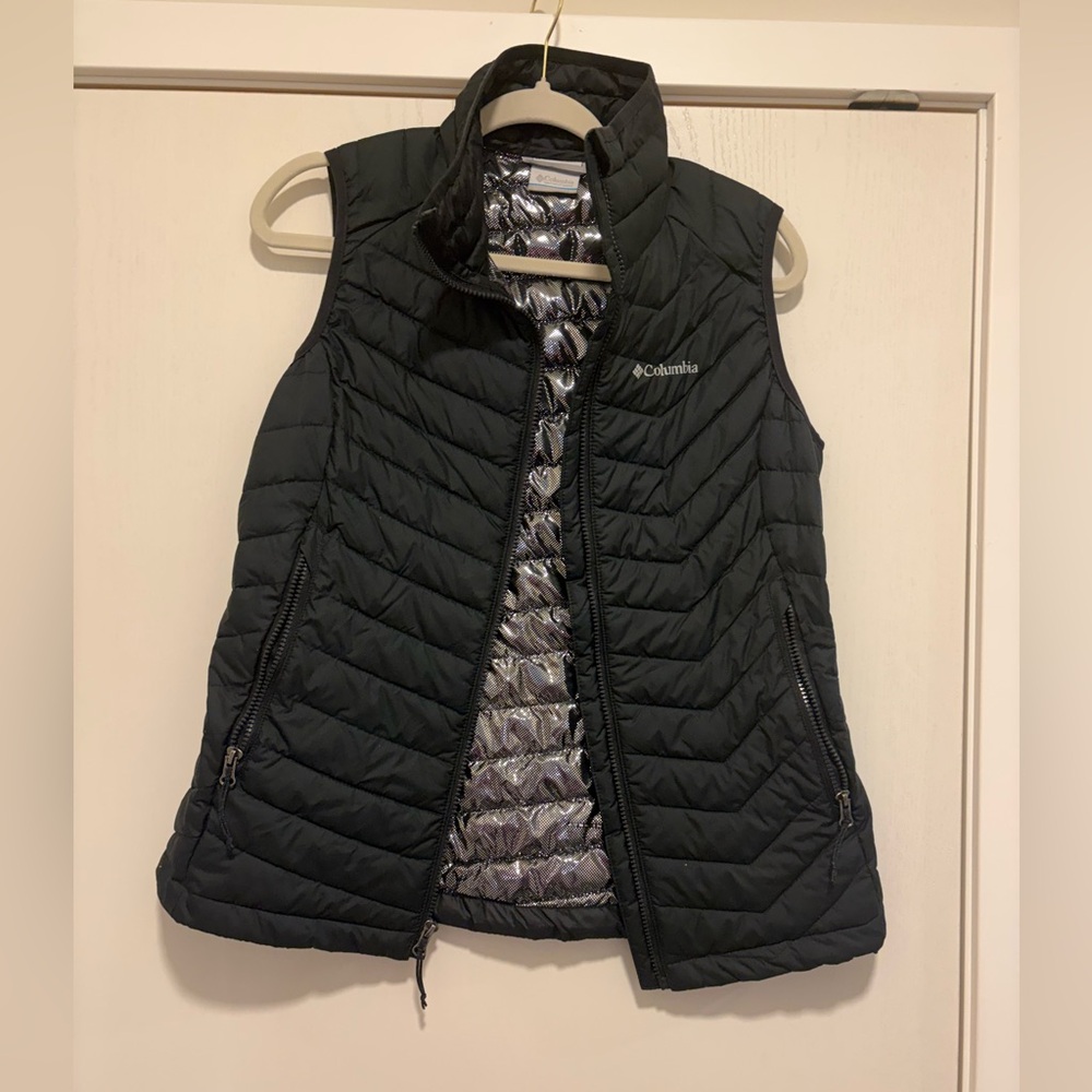 Columbia Women's Dark Quilted Vest